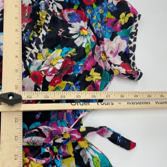 Nanette Lepore Shirt Womens 6 Black Multicolor Floral Boquet Wrap Top - Picture 10 of 13
